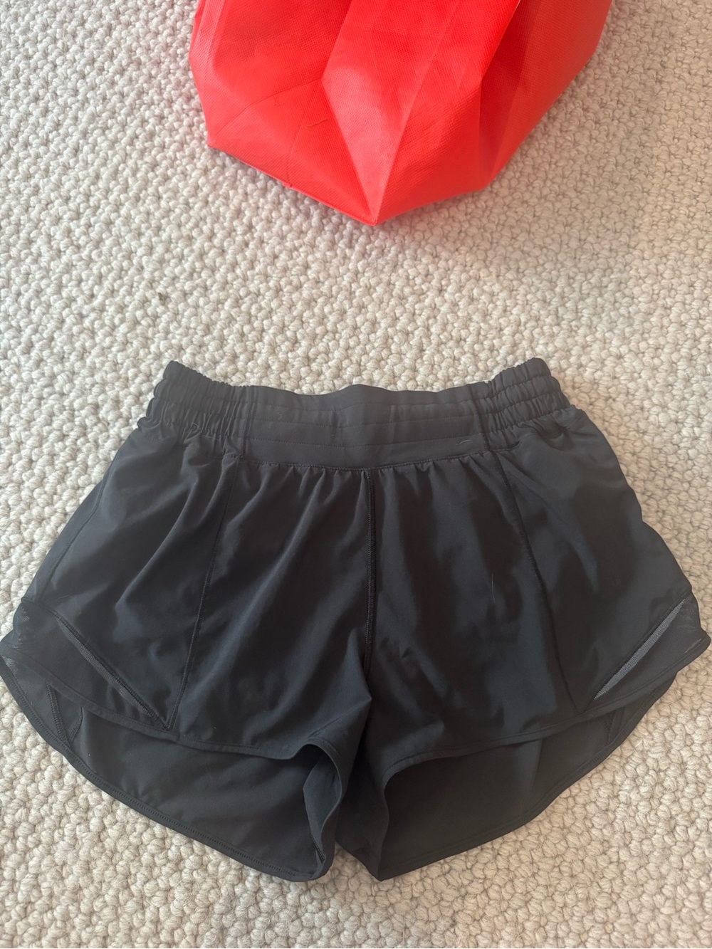 Lululemon Hotty Hot High-Rise Lined Short 2.5"